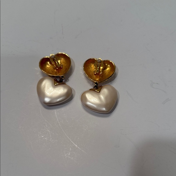 Vintage Carolee Gold and Cream Heart Drop Earrings - Picture 2 of 3